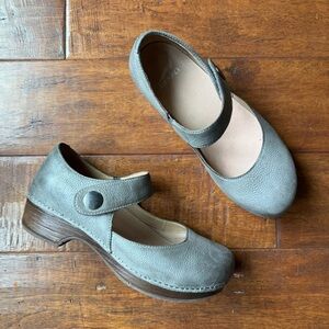 listing-status-banner